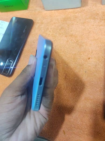 Tecno 10 c 4+4 Gb Ram  128 Gb memory 4