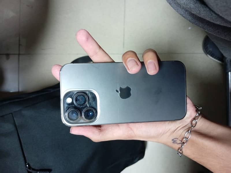 i phone 13pro fu 10by 9condition 0