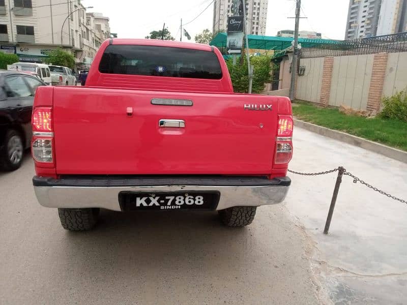 Toyota Hilux 2012 invincible 9