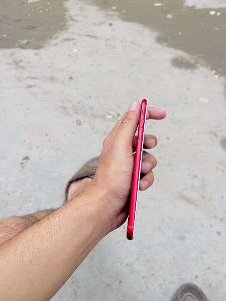 iPhone 7plus condition 10 by 8 128gp red colour 3