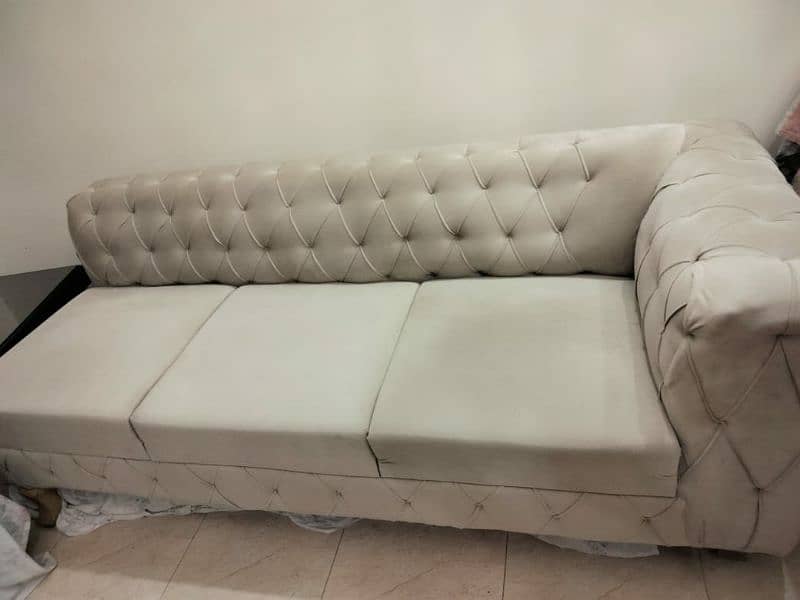 Sofa like Brand new like L shape 6 seater urgent sale 5