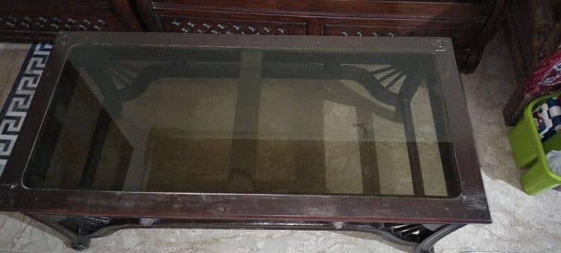 wooden center table for sale in good condition 3