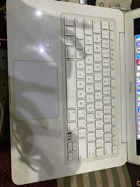 MacBook Late 2009 13 Inch 3