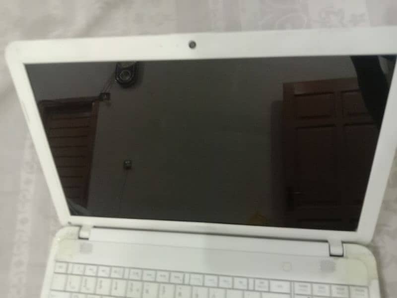 Toshibha laptop i5 3rd 4gb ram 128 hb ssd 4