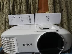 EPSON HOME CINEMA 2100,3-D PROJECTOR W/ REMOTE + 2 x 3D glassess