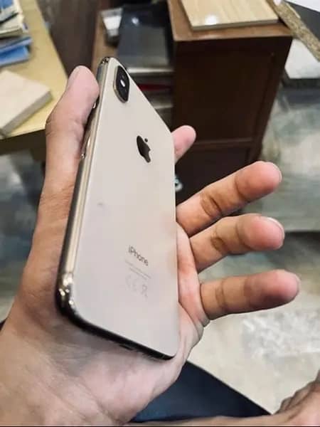 iPhone Xs 256gb golden 3