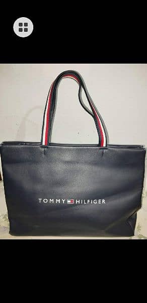 Tommy Hilfiger 1