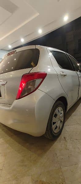 Toyota Vitz 2013/15 3