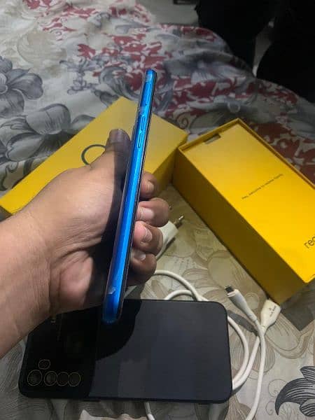 Realme C3 3/32 with box and Charger 7