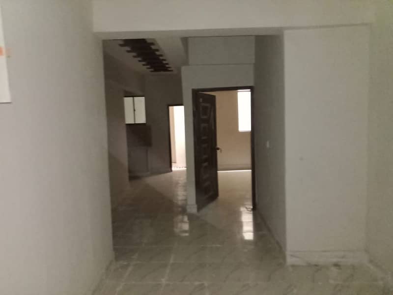 4bed dd 4th floor lift available sachal goth near dow hospital 0