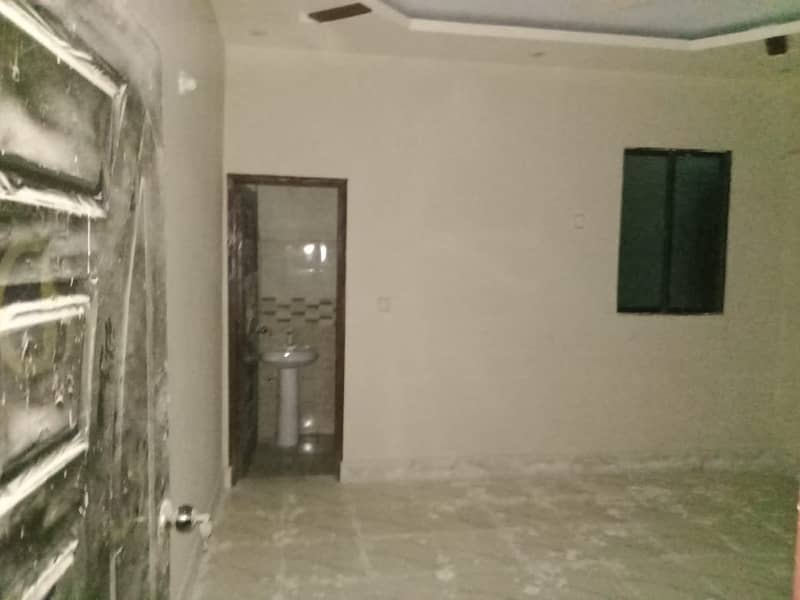 4bed dd 4th floor lift available sachal goth near dow hospital 1