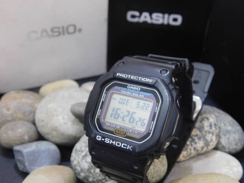 Casio G-SHOCK  G-5600E  used like new 8