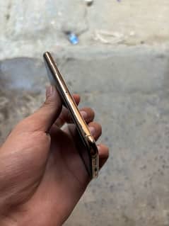 iPhone XS non pta factery unlock only beatry change achi wali