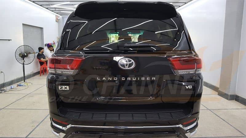 Toyota Land Cruiser 2023 3