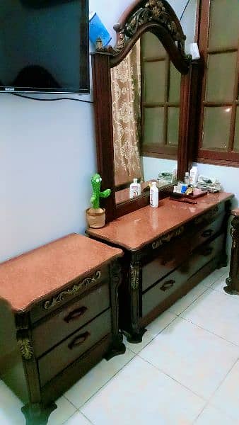 King size BED ,Side Tables,Dressing Table. 5