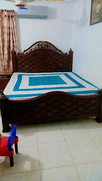 King size BED ,Side Tables,Dressing Table. 6