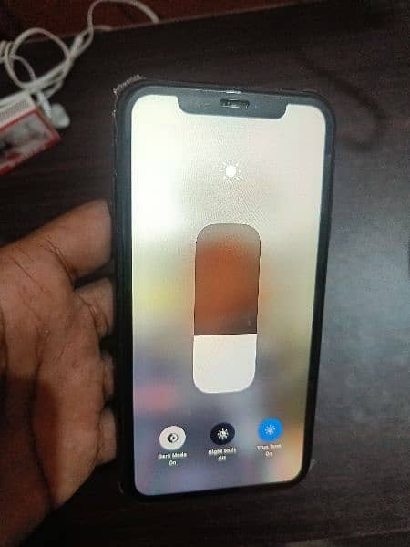 Iphone XR 64GB Non Pta sim working 1