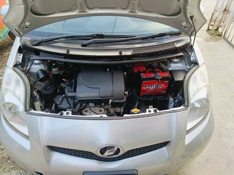 Toyota Vitz 2010 4