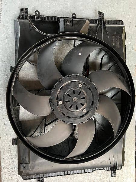 MERCEDES RADIATOR FAN 4