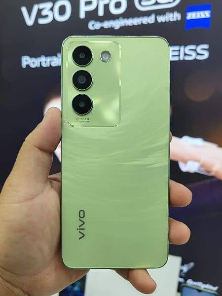 VIVo Y100 0