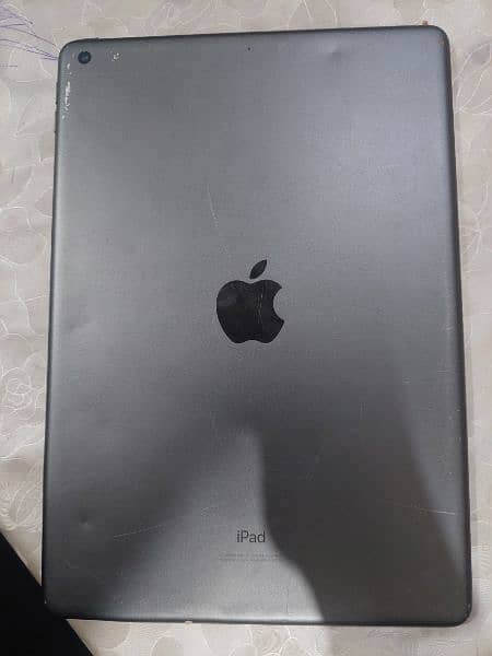 I-Pad 7th Generation 10" 1