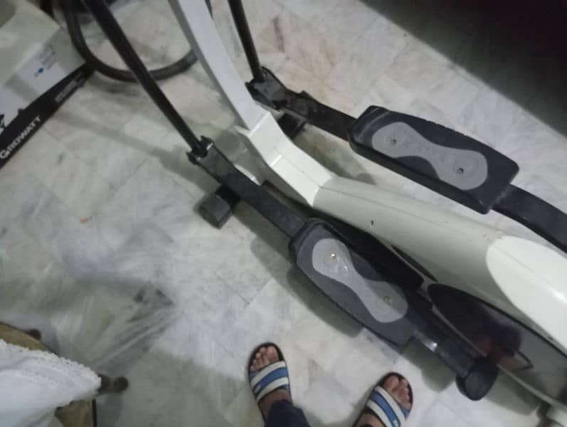 Apoolo Elliptical Trainer/ Cycle for Sale 2