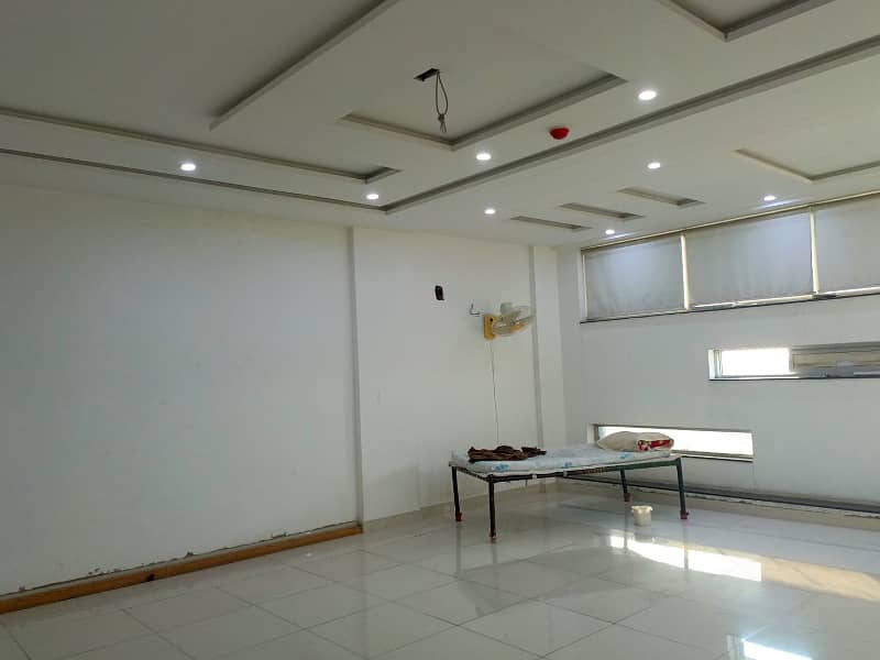 4 Marla 4th Floor For Rent In DHA Phase 6 Main Boulevard Lahore 2