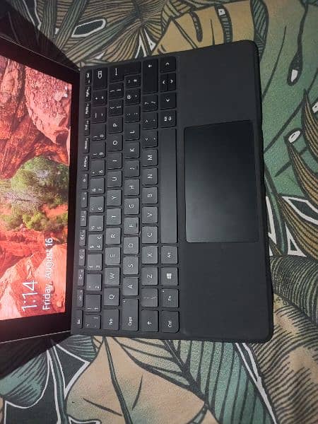 Surface Pro Go (intel 4415Y, 8GB/128GB). 4