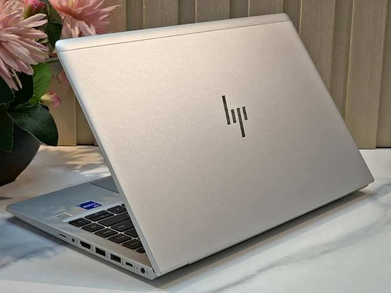 HP ELITEBOOK (640 G9) Core i5 12th Generation (Processor)16/512gb NVME 1