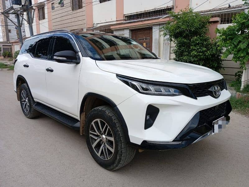 Toyota Fortuner V 2017 1