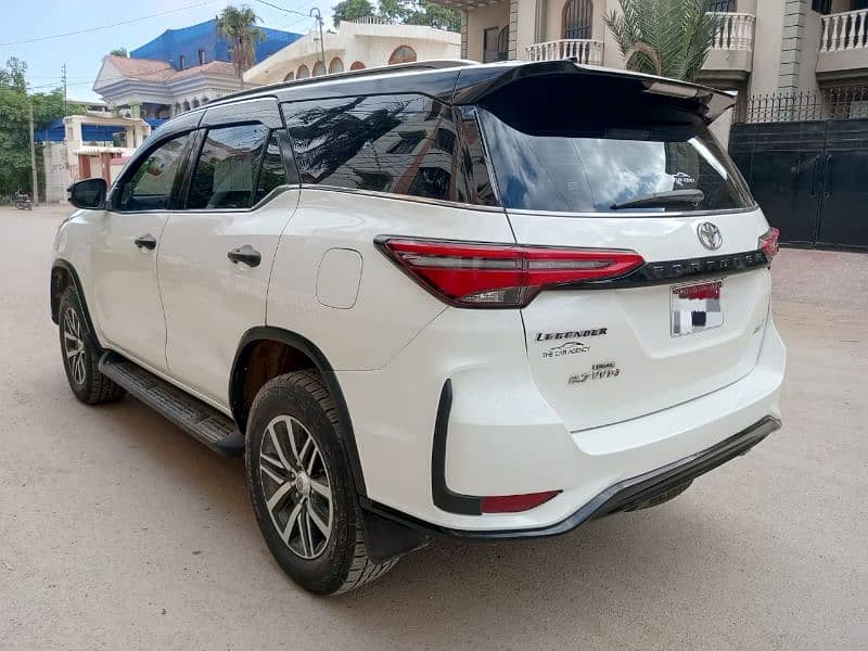 Toyota Fortuner V 2017 4