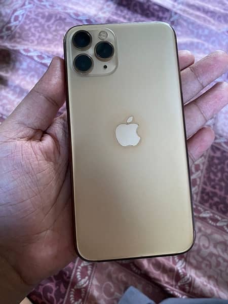 IPhone 11 pro 256GB Golden Colour 4