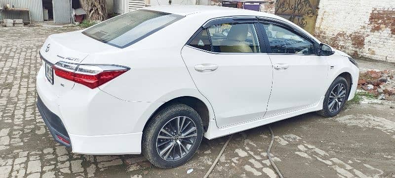 Toyota Corolla Altis 2019 4