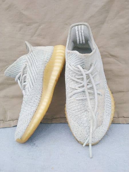 adidas Yeezy Boost 350 V2 'Cloud White Reflective' FW5317 1