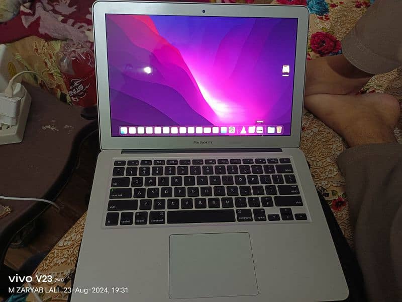 MacBook air 2015 8/128 2