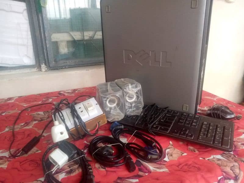 CPU, Keyboard, Mouse, Speakers, VJ cable and power supply 0