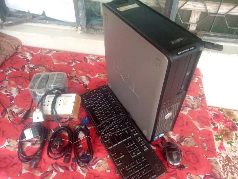 CPU, Keyboard, Mouse, Speakers, VJ cable and power supply 1