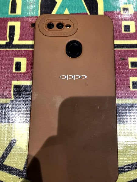 Oppo F9 Pro 0