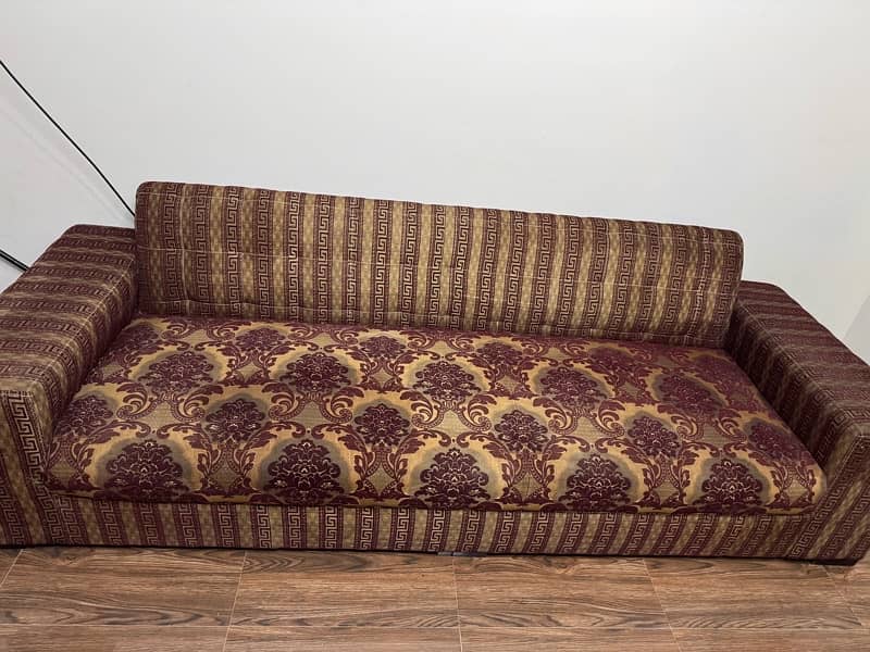 4 seater Sofa 3