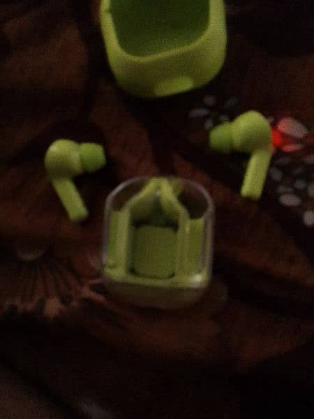 earbuds very good condition 1