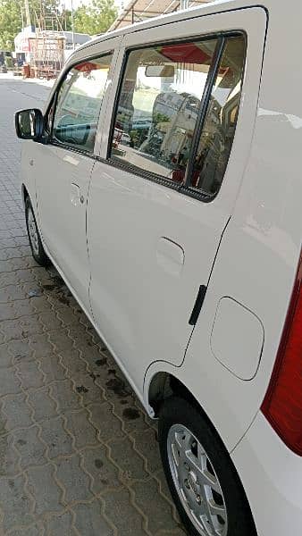 Suzuki Wagon R 2018 3