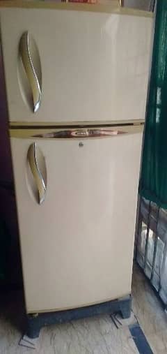 waves fridge good condition for sale