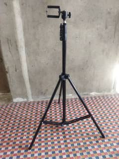 Tripod/Stand