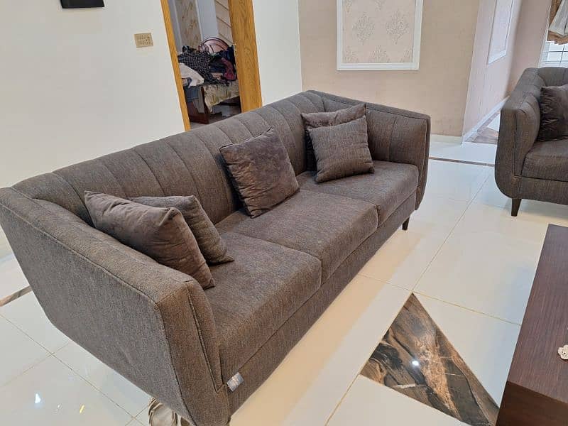 3 seater and 2 seater sofa slightly used good quality 10/10 condition 1