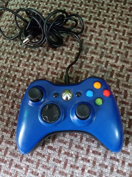 Wired Xbox360 controllers 4