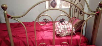 2_ iron single beds (superb Condition)