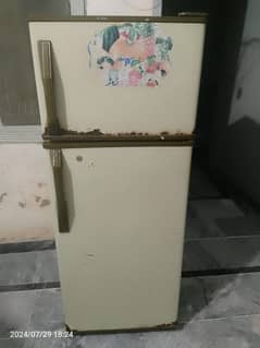 Pel old refrigerator with stablizer