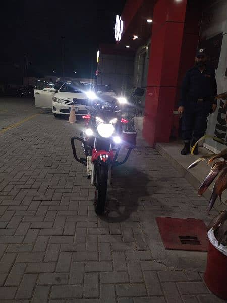 Honda CB 150 F For sale in Good condition 3