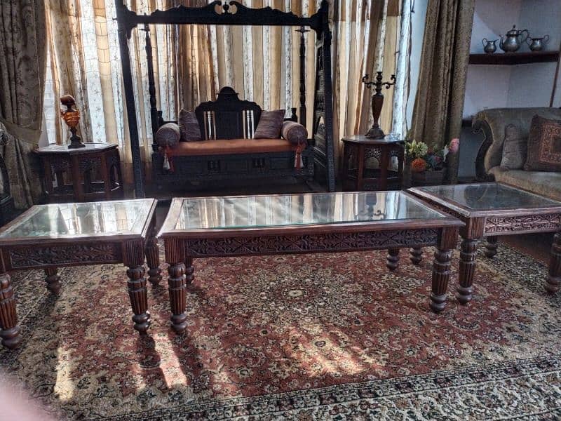 selling beautiful set of 3 tables for sale only to serious buyers plz 3