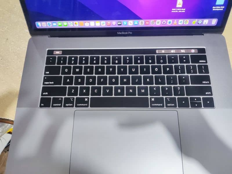 Macbook Pro 15 Inch 2019 Model 16gb Ram 512gb ssd 1